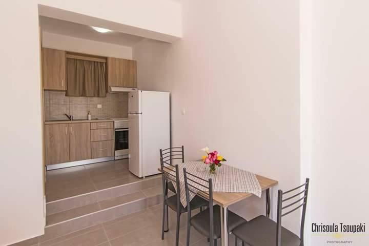 פראנגוקאסטלון Votsalo Studios & Apartment מראה חיצוני תמונה